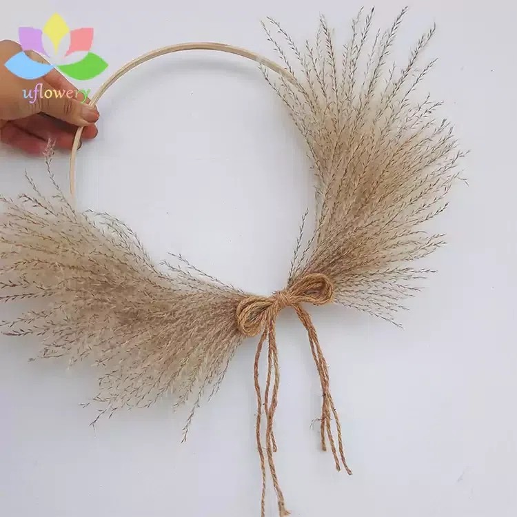 Horsetail Whisk Wreath